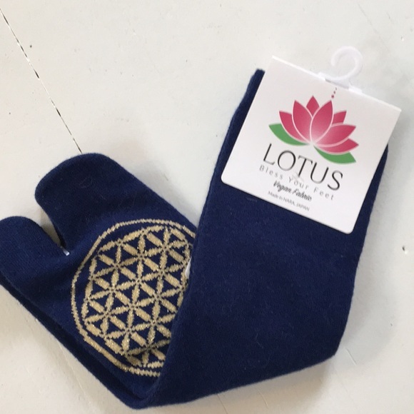 Lotus Navy Socks - Picture 1 of 4